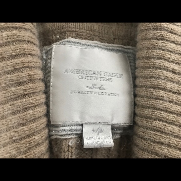 American eagle sweater - Picture 3 of 3